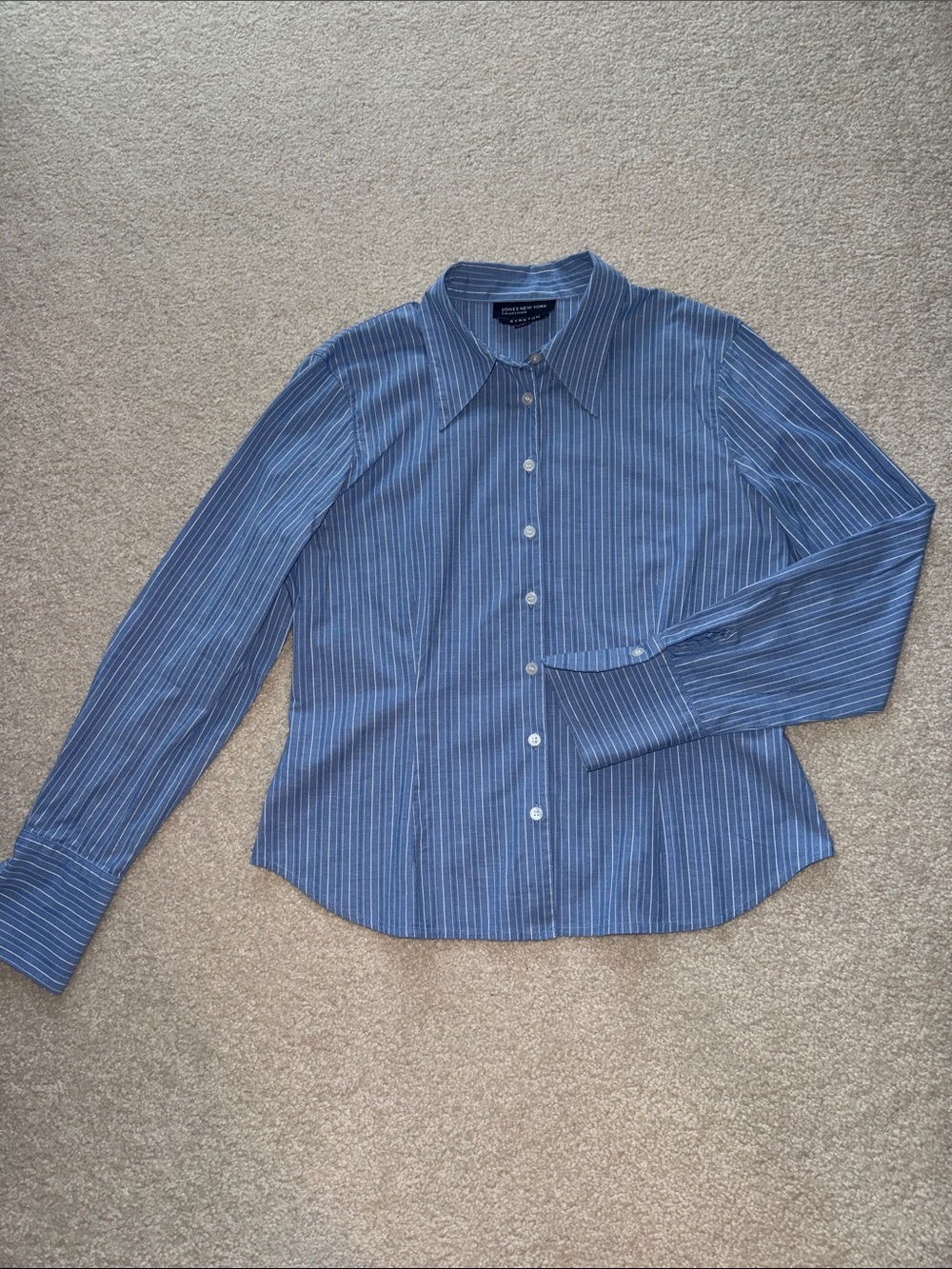 JONES NEW YORK Stretch Pinstriped Button-Down Blouse | Size 8